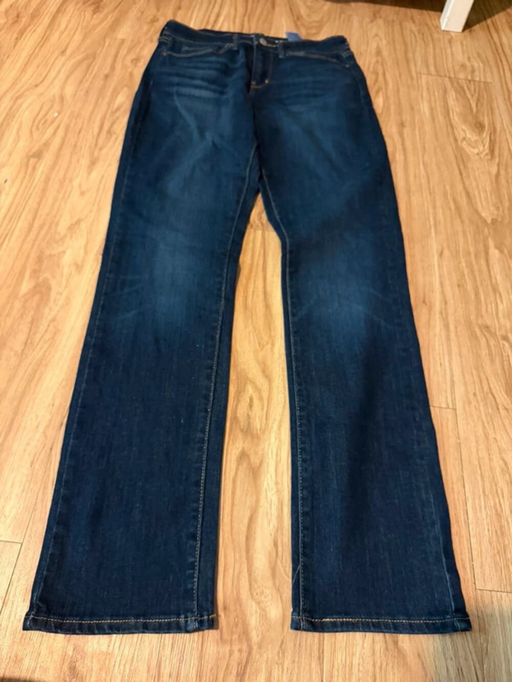 Levi mid rise straight jeans